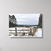 Red Barn in Winter on Canvas キャンバスプリント (正面)