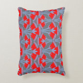 Red Bellflower Accent Pillow | One Owl Artist アクセントクッション (正面(垂直))