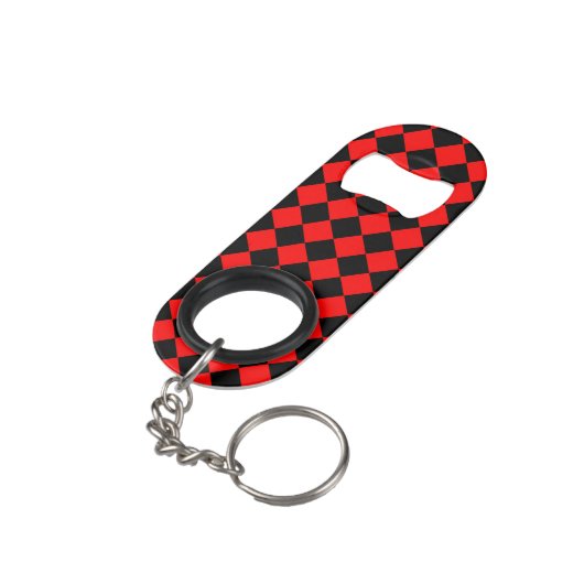 Red Black Checker Diamond Pattern キーホルダー栓抜き (裏面アングル)