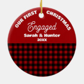 Red & Black Plaid Our 1st Christmas Engaged セラミックオーナメント (裏面)