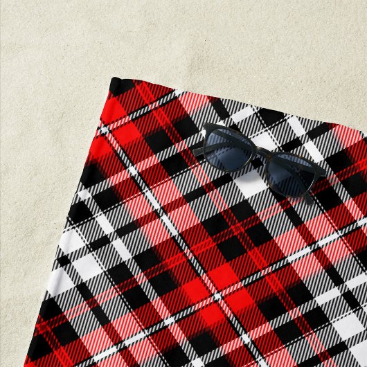 Red Black White Plaid Tartan Pattern Design  ビーチタオル