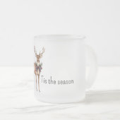 Red Blue Bow Tie Deer Christmas フロストグラスマグカップ (正面右)