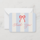 Red Bow & Pale Blue Stripes Baby Shower Thank You ノートカード (正面)