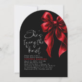 Red Bow She's Tying the Knot Bridal Shower Photo 招待状 (正面)