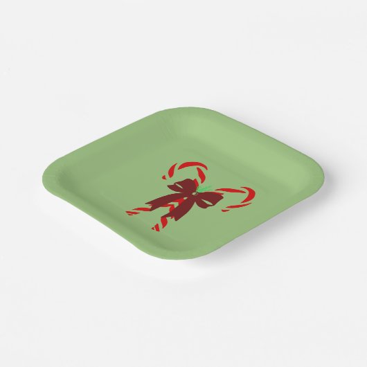 Red Candy Canes with Pine Needles & Bow ペーパープレート (傾斜あり)