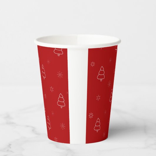 Red Christmas Pattern.Festive Trees and Snowflakes 紙コップ (左)