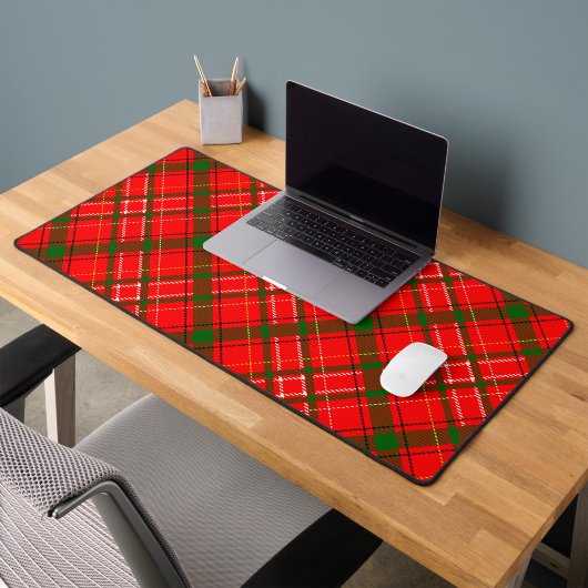 Red Christmas Tartan Plaid Pattern Design  デスクマット