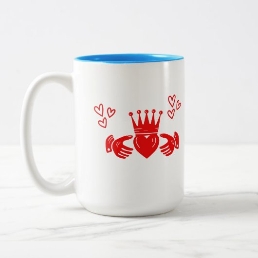 Red Claddagh Ring Coffee Mug ツートーンマグカップ (左)