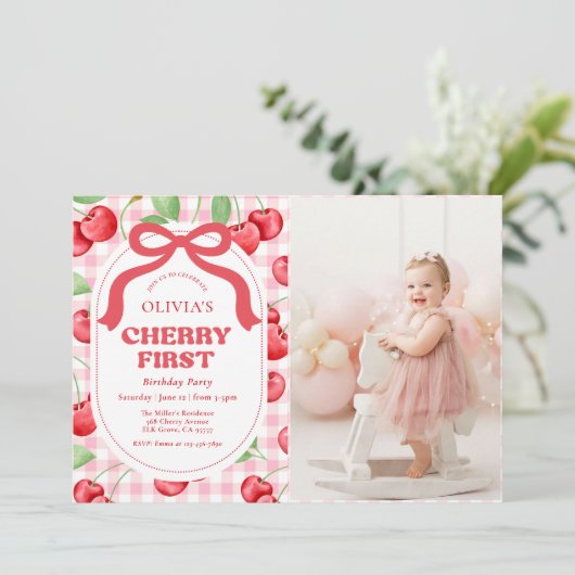 Red Coquette Bow Cherry First Birthday Party Photo 招待状 (スタンド正面)