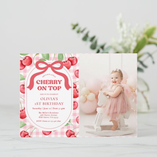 Red Coquette Bow Cherry On Top Birthday Photo 招待状 (スタンド正面)