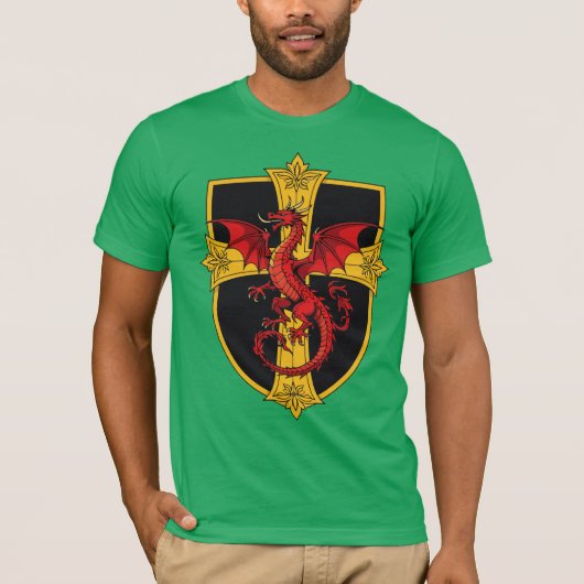 Red Dragon And Medieval Cross Tシャツ (正面)