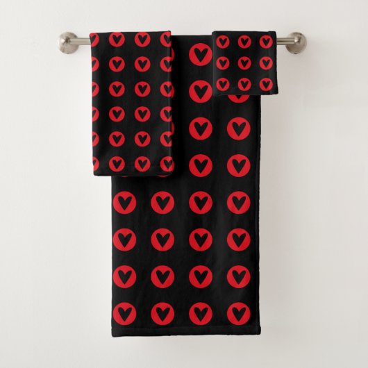 Red Emblem Heart Pattern on Deep Black バスタオルセット (インサイチュ)