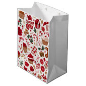 Red Festive Christmas Pattern | Gift Bag ミディアムペーパーバッグ (正面アングル)