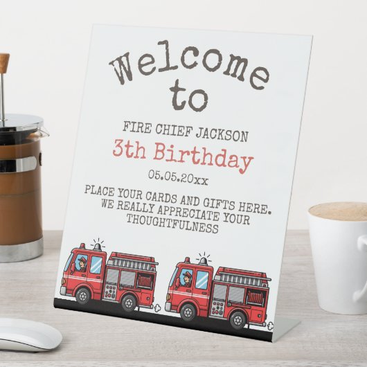 Red Fire Truck Party Décor | Custom Kids Birthday 台座サイン (インサイチュ)