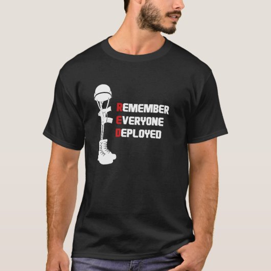 Red Friday軍隊Remember Everyone Deployed Ve Tシャツ (正面)