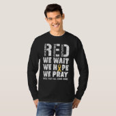 RED Friday 展開中の全ての人を忘れない レトロ ミリタリー Tシャツ (正面フル)