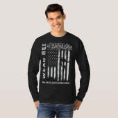 Red Friday Remember Everyone Deployed Granddutter Tシャツ (正面フル)