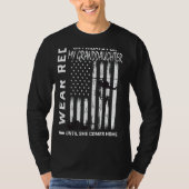 Red Friday Remember Everyone Deployed Granddutter Tシャツ (正面)