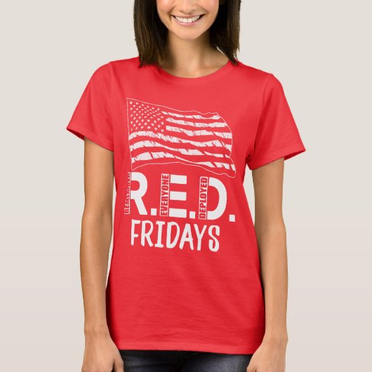 RED Fridays Remember Everyone Deployed軍隊 Tシャツ (正面)