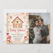 Red Gingerbread House Christmas Baby Shower Photo 招待状 (正面)