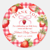 Red Gingham Strawberries Baby Shower Thank You ラウンドシール (正面)