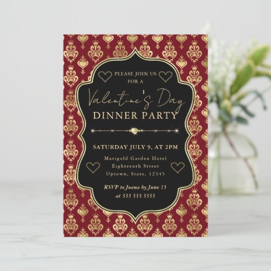 Red & Gold Heart Damask Valentine's Dinner Party 招待状 (スタンド正面)