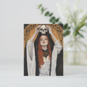 Red haired Goddess Woman With a Skull ポストカード (スタンド正面)