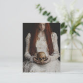 Red haired Woman With a Skull ポストカード (スタンド正面)