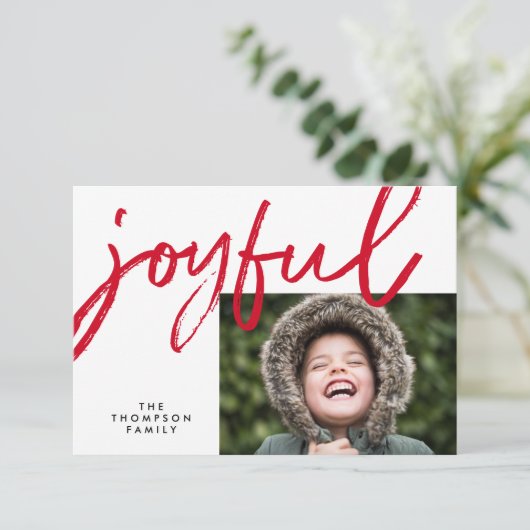 Red Joyful typography Modern Christmas Photo カード (スタンド正面)