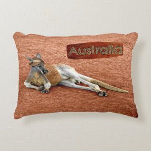 Red Kangaroo In Slouch Hat アクセントクッション
