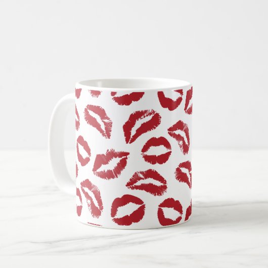 Red Kiss Lips Pattern Mug – Bold & Flirty コーヒーマグカップ (正面左)