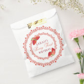 Red Lace Berry First Birthday Round フェイバーバッグ (封をした状態)