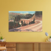 Red Lodge, MT - View of Mae West Curve キャンバスプリント (インサイチュ (リビング))