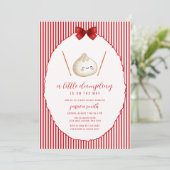 Red Modern Bow Asian Dumpling Baby Shower  招待状 (スタンド正面)