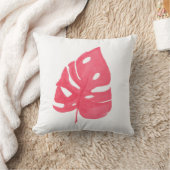 Red Monstera leaf printed throw pillow クッション (ブランケット)