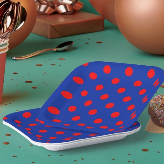 Red On Blue Polka Dots Pattern Design  ペーパープレート