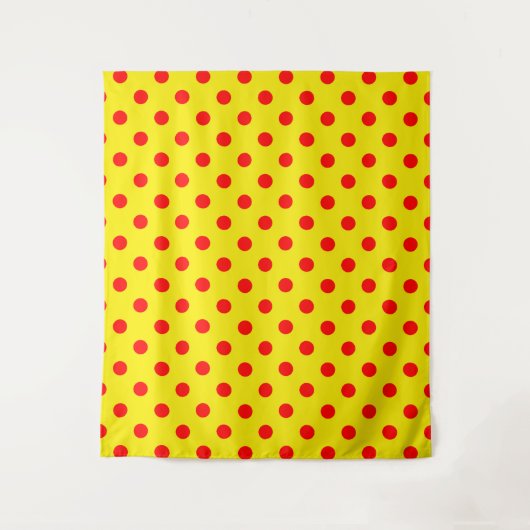 Red On Yellow Polka Dots Pattern Design  タペストリー (正面)