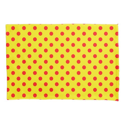 Red On Yellow Polka Dots Pattern Design  枕カバー (正面)