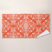 Red ornamental pattern seamless pattern バスタオル (バスタオル)