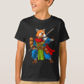 Red Panda Bear Ninja Samurai Warrior Funny Kung Fu Tシャツ (正面)