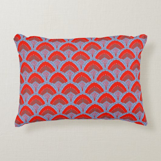 Red Peacock Feather Accent Pillow | One Owl Artist アクセントクッション (正面)