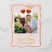 Red Pink Heart-Shaped Locket Monogram Photo 箔招待状 (正面)