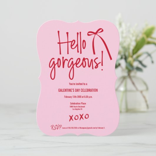 Red Pink Hello Gorgeous リボン ドゥードゥル Galentine's デー 招待状 (スタンド正面)