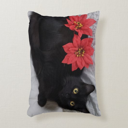 Red Pointsettias on Black Catフォトクリスマス アクセントクッション (正面(垂直))