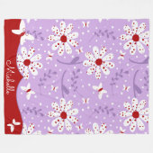 Red Polka Dot White Flowers On Purple フリースブランケット (正面(横))
