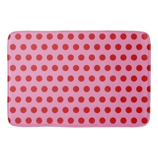 Red Polka Dots on Pink バスマット (正面)