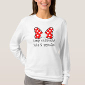 Red polka dots vibrant Ribbon Tシャツ (正面)