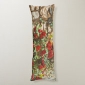 Red Roses Against a Stone Wall ボディピロー (裏面 (縦))