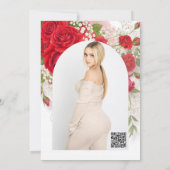 Red Roses & Babys Breath Elegant Floral Sweet 16 招待状 (裏面)