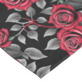 Red Roses On A Black Background テーブルクロス (アングル)